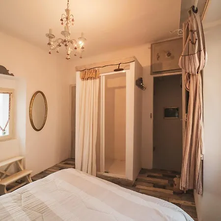 Apartament House *