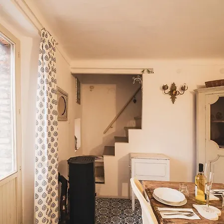 Apartament House *
